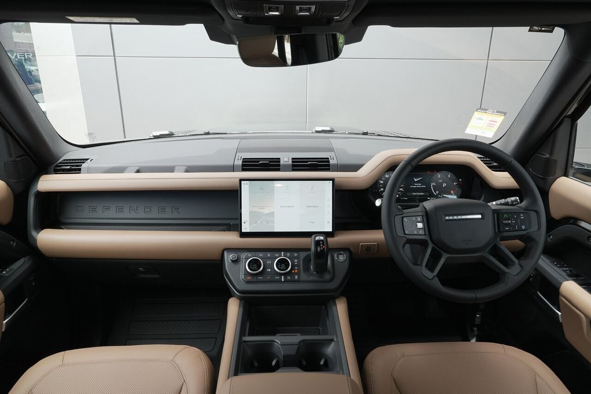 2025 Land Rover Defender 110 D350 X-Dynamic SE L663