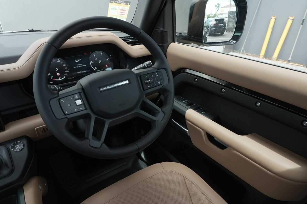 2025 Land Rover Defender 110 D350 X-Dynamic SE L663