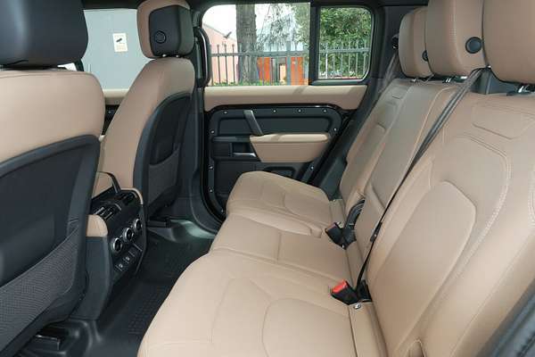 2025 Land Rover Defender 110 D350 X-Dynamic SE L663