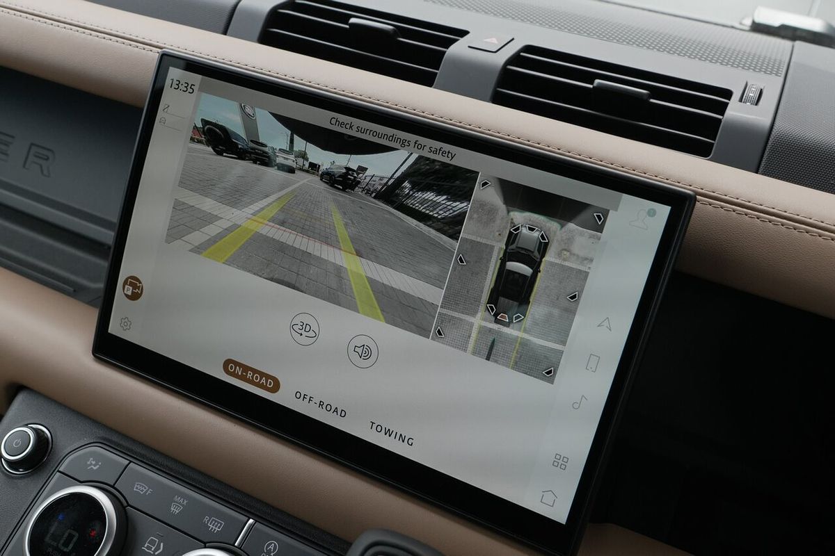 2025 Land Rover Defender 110 D350 X-Dynamic SE L663