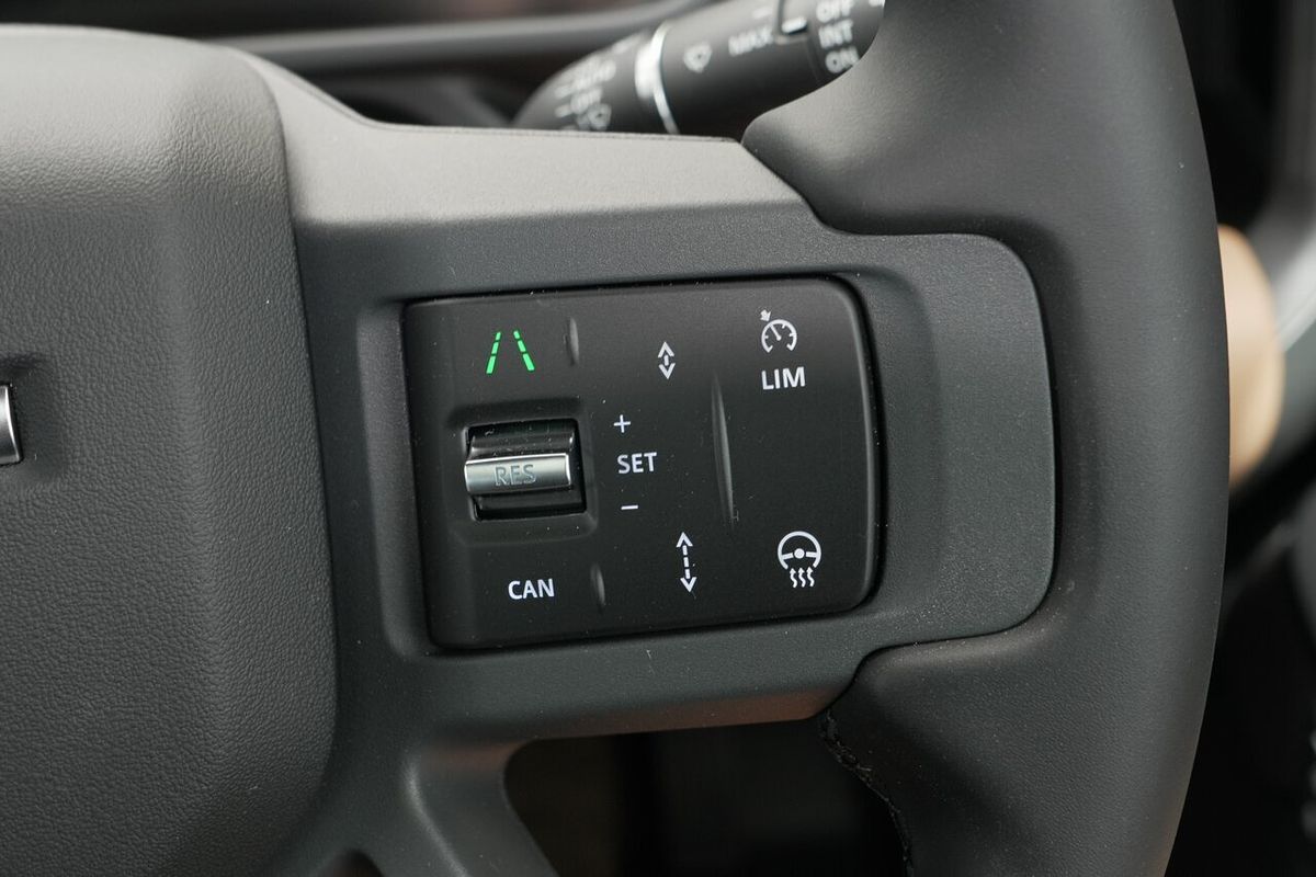 2025 Land Rover Defender 110 D350 X-Dynamic SE L663