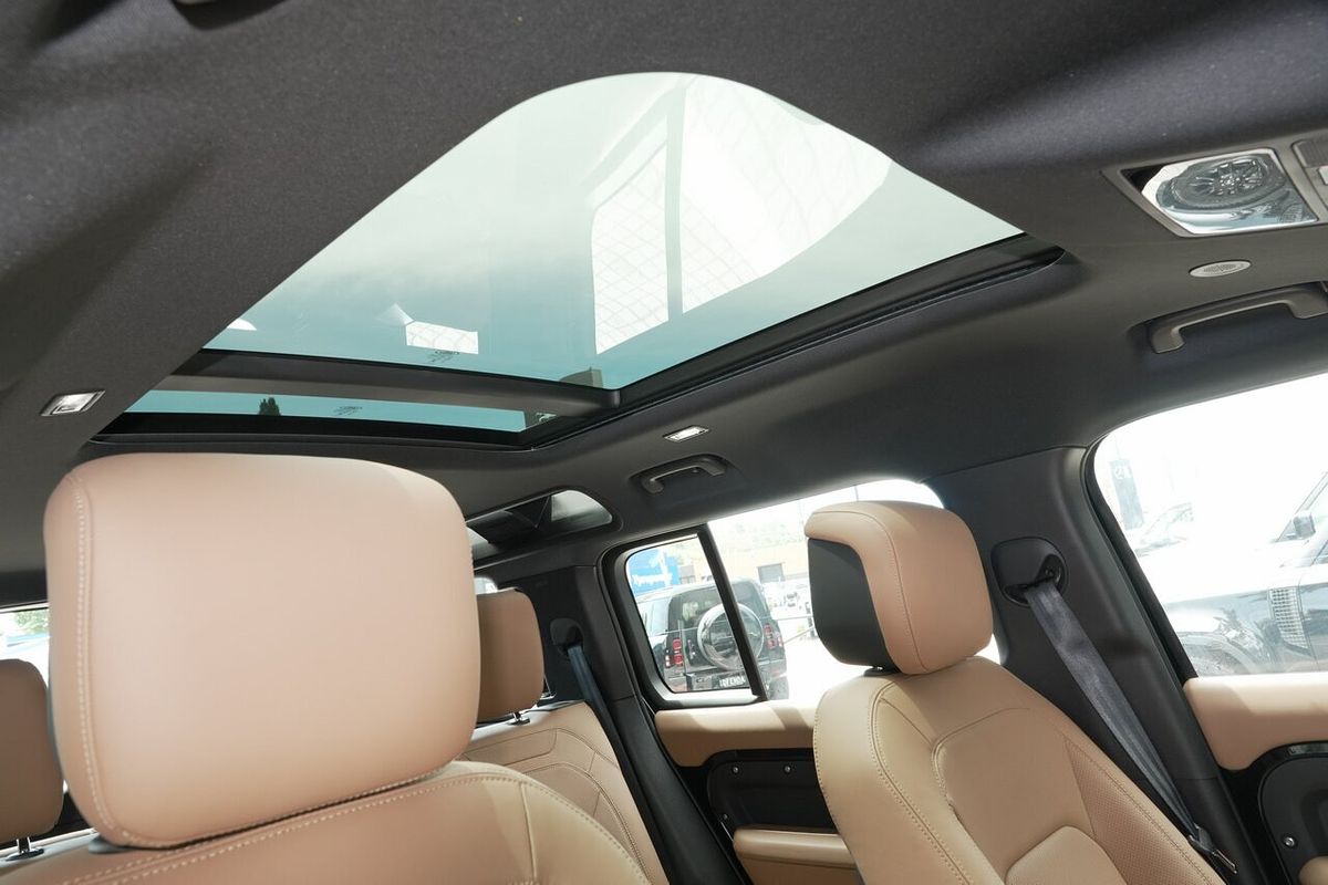 2025 Land Rover Defender 110 D350 X-Dynamic SE L663