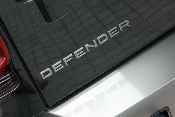 2025 Land Rover Defender 110 D350 X-Dynamic SE L663