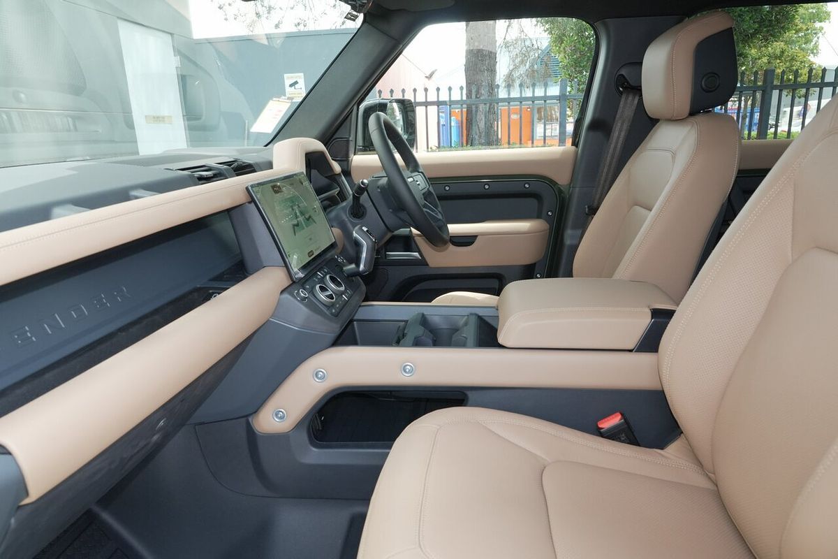 2025 Land Rover Defender 110 D350 X-Dynamic HSE L663