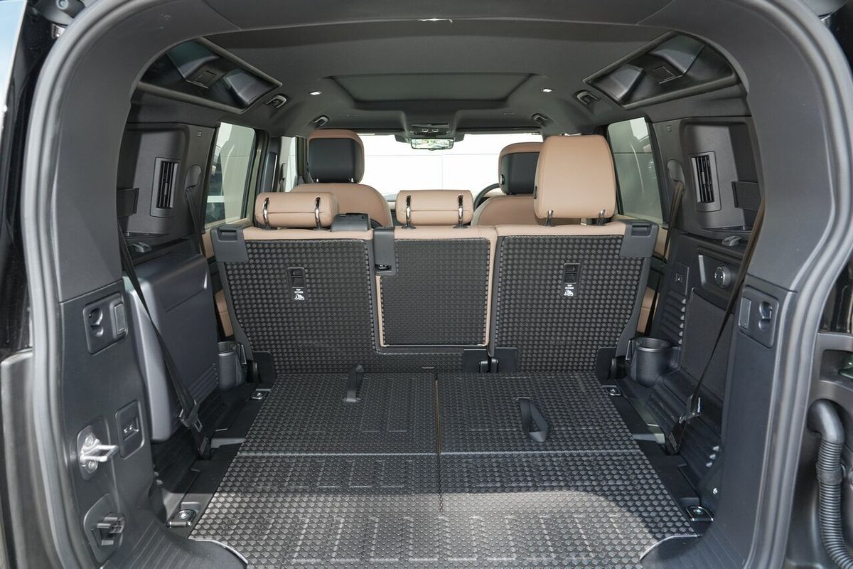 2025 Land Rover Defender 110 D350 X-Dynamic HSE L663