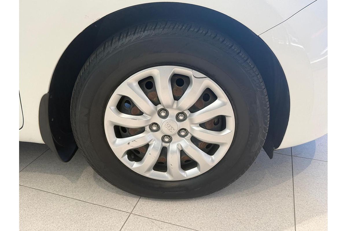 2015 Kia Carnival S YP