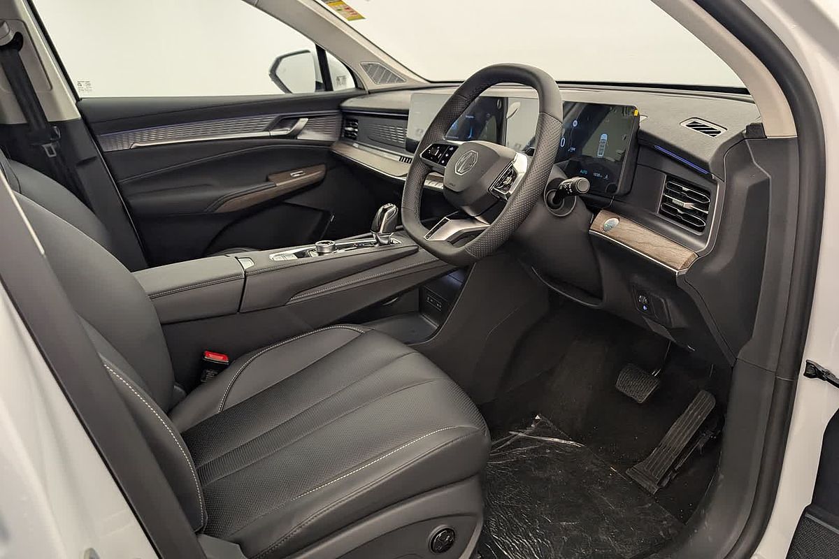 2025 MG QS Essence IS31