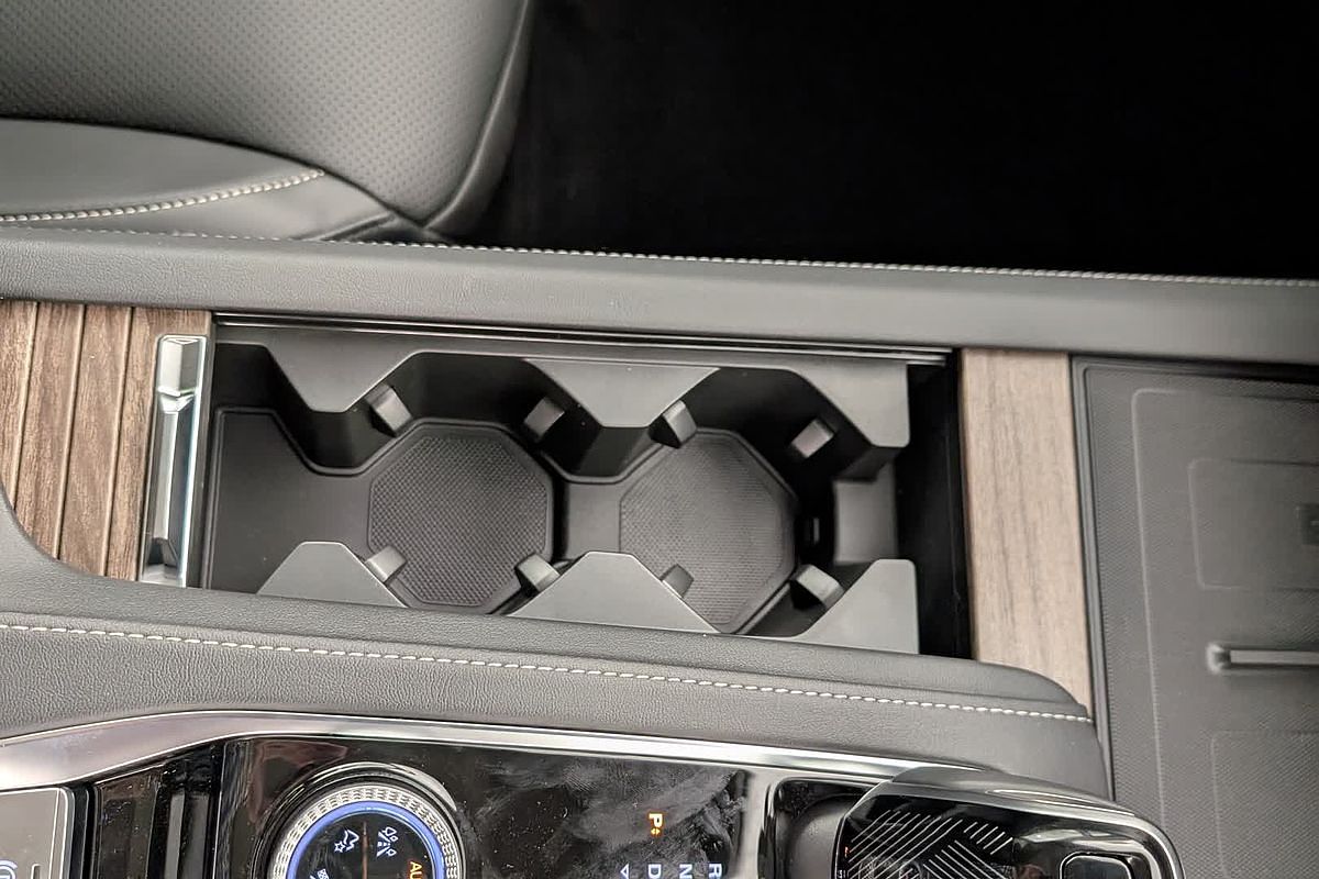 2025 MG QS Essence IS31