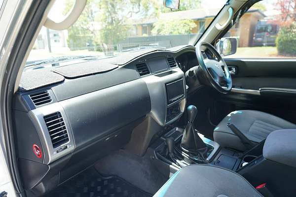 2016 Nissan Patrol ST Y61