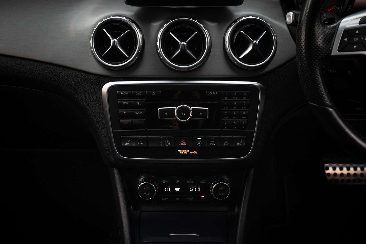 2015 Mercedes-Benz GLA-Class GLA250 X156