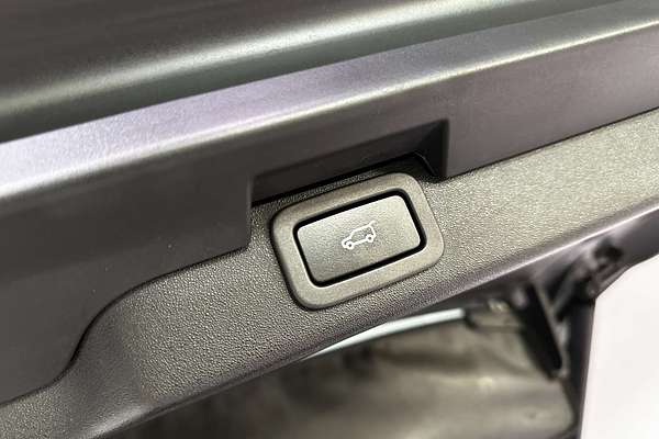 2017 Land Rover Discovery TD4 HSE Series 5