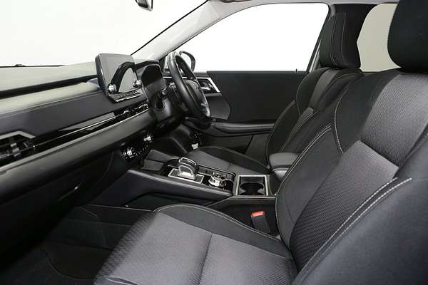 2024 Mitsubishi Outlander LS ZM