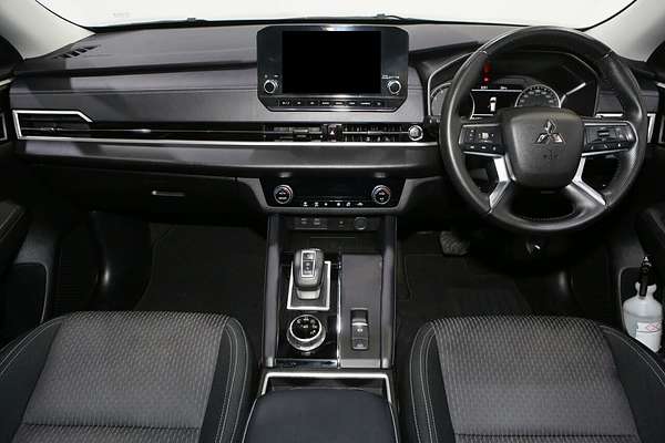 2024 Mitsubishi Outlander LS ZM