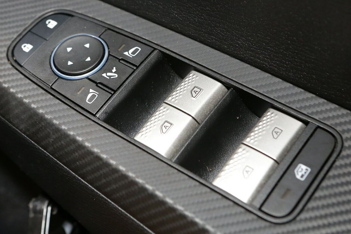 2024 Mitsubishi Outlander LS ZM