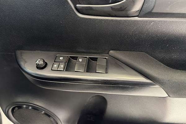 2018 Toyota Hilux SR GUN126R 4X4