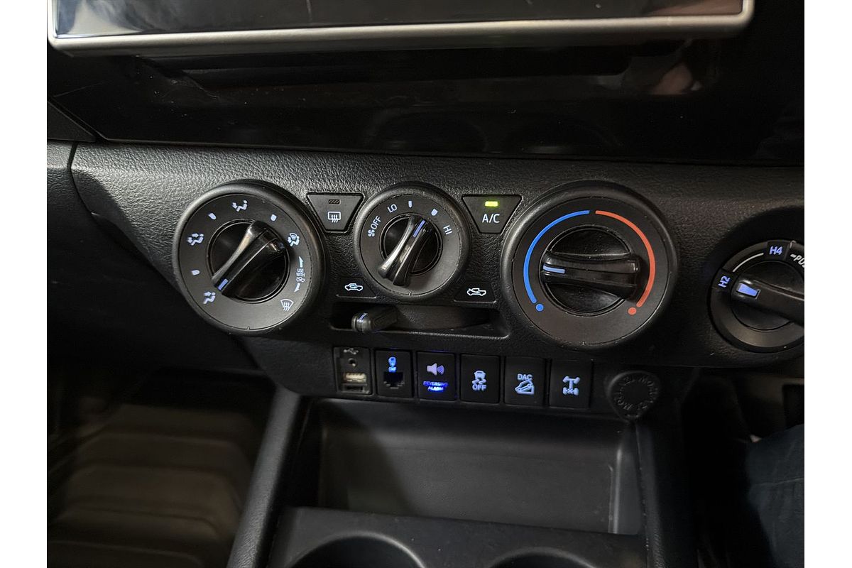 2018 Toyota Hilux SR GUN126R 4X4