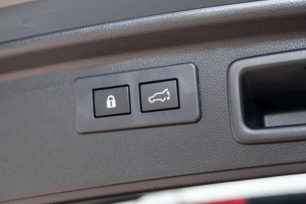 2025 Subaru Forester Hybrid S S5