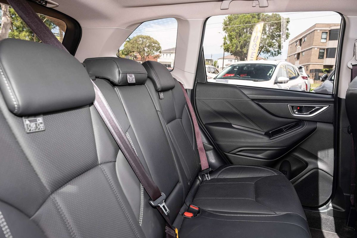 2025 Subaru Forester Hybrid S S5