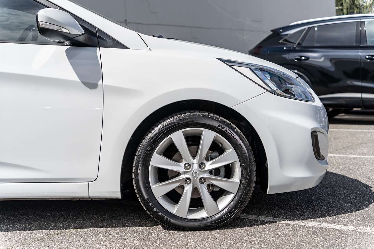 2019 Hyundai Accent Sport RB6