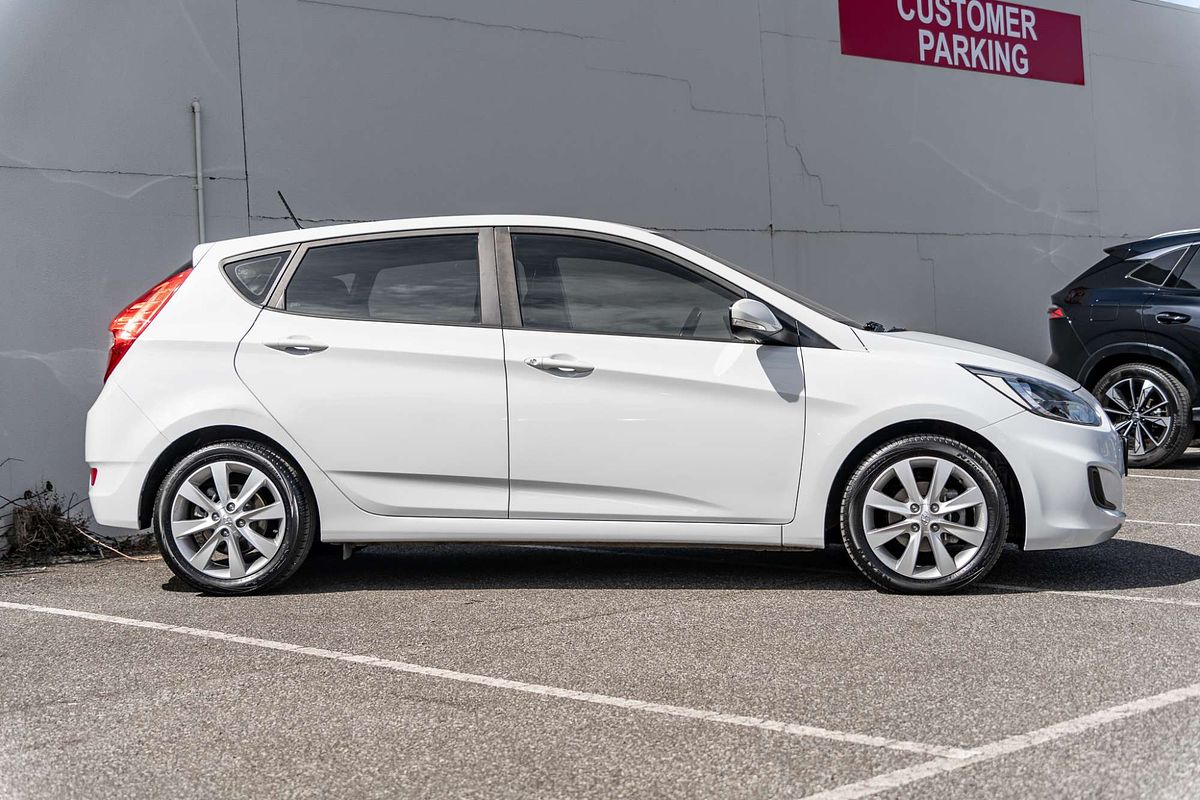 2019 Hyundai Accent Sport RB6