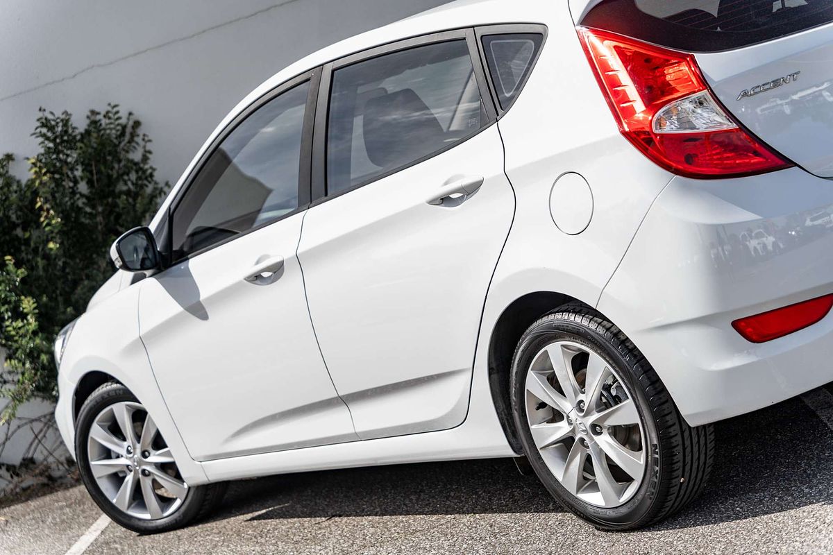 2019 Hyundai Accent Sport RB6