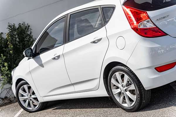 2019 Hyundai Accent Sport RB6