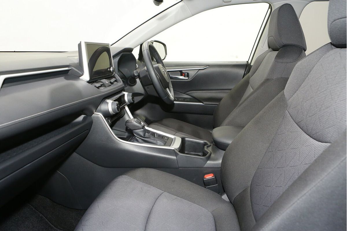 2024 Toyota RAV4 GXL AXAH52R