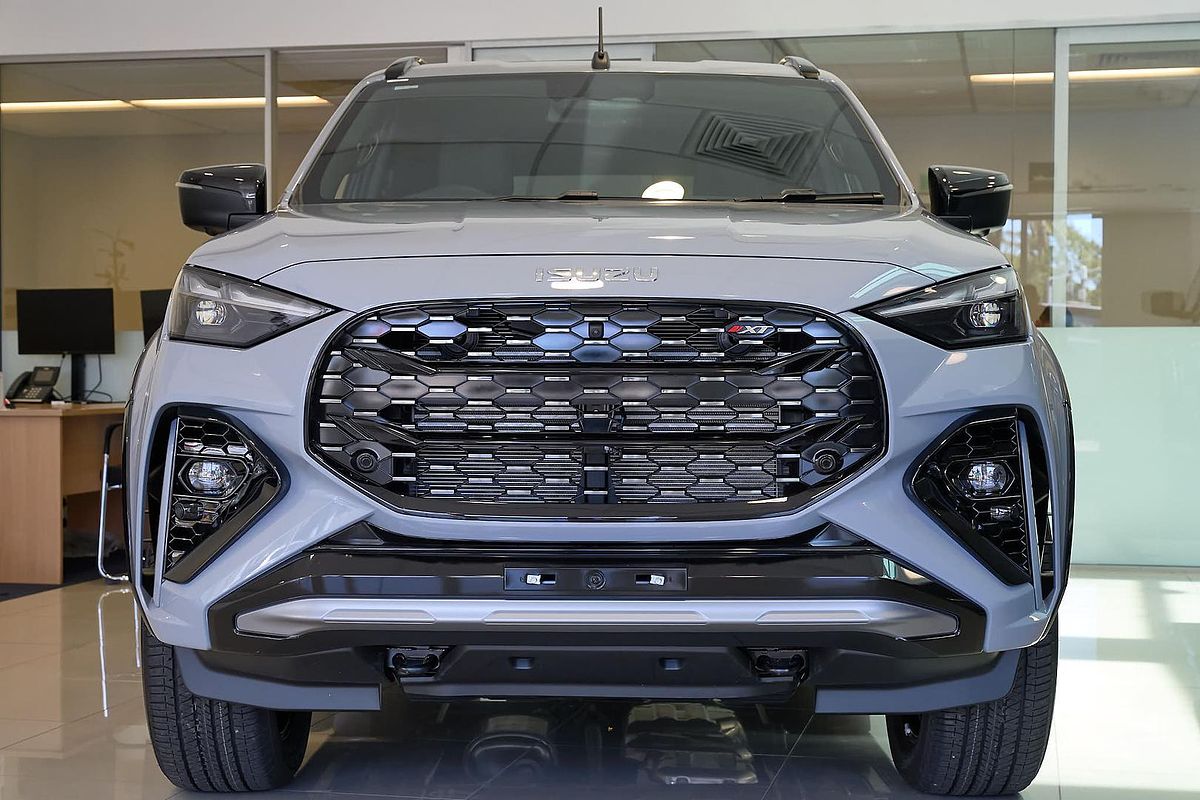2025 Isuzu MU-X X-TERRAIN
