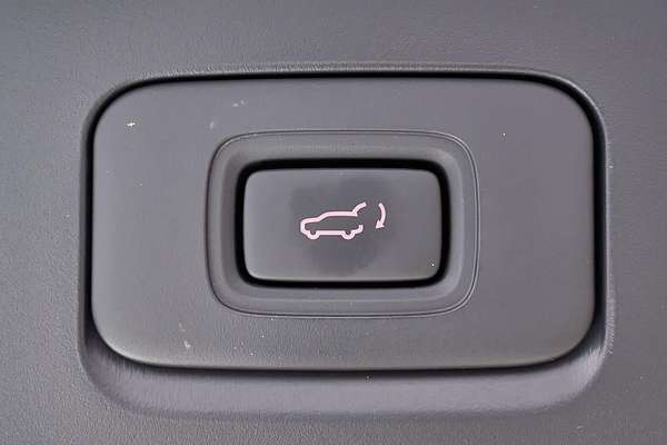 2025 Isuzu MU-X X-TERRAIN