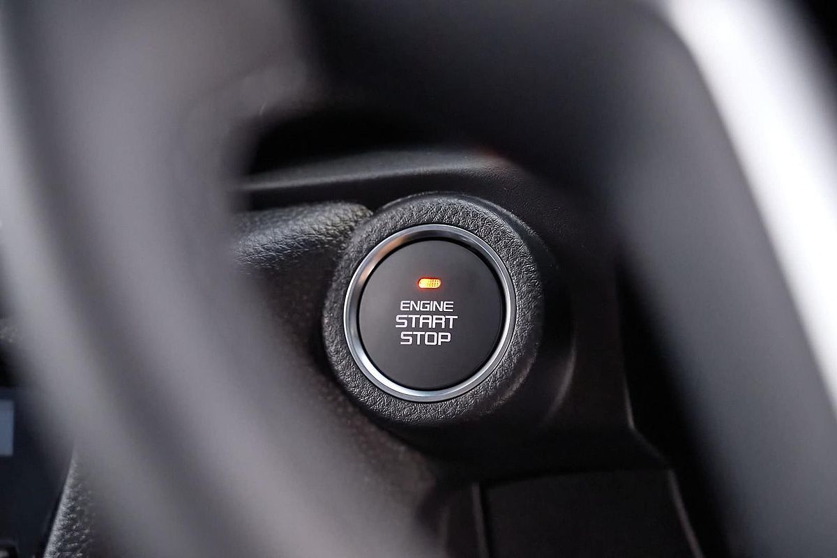 2025 Isuzu MU-X X-TERRAIN