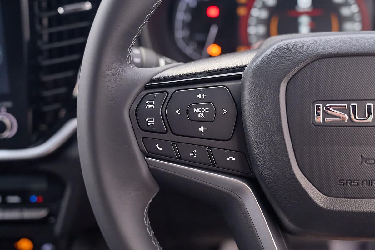 2025 Isuzu MU-X X-TERRAIN