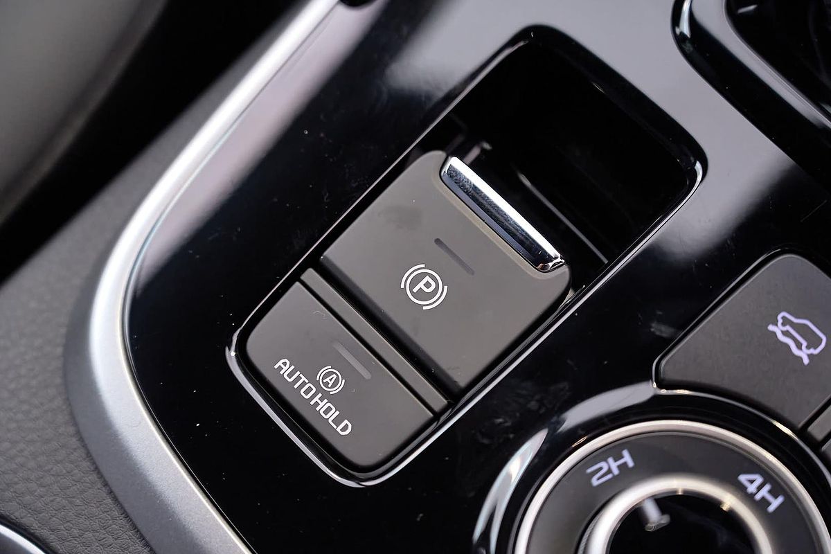 2025 Isuzu MU-X X-TERRAIN