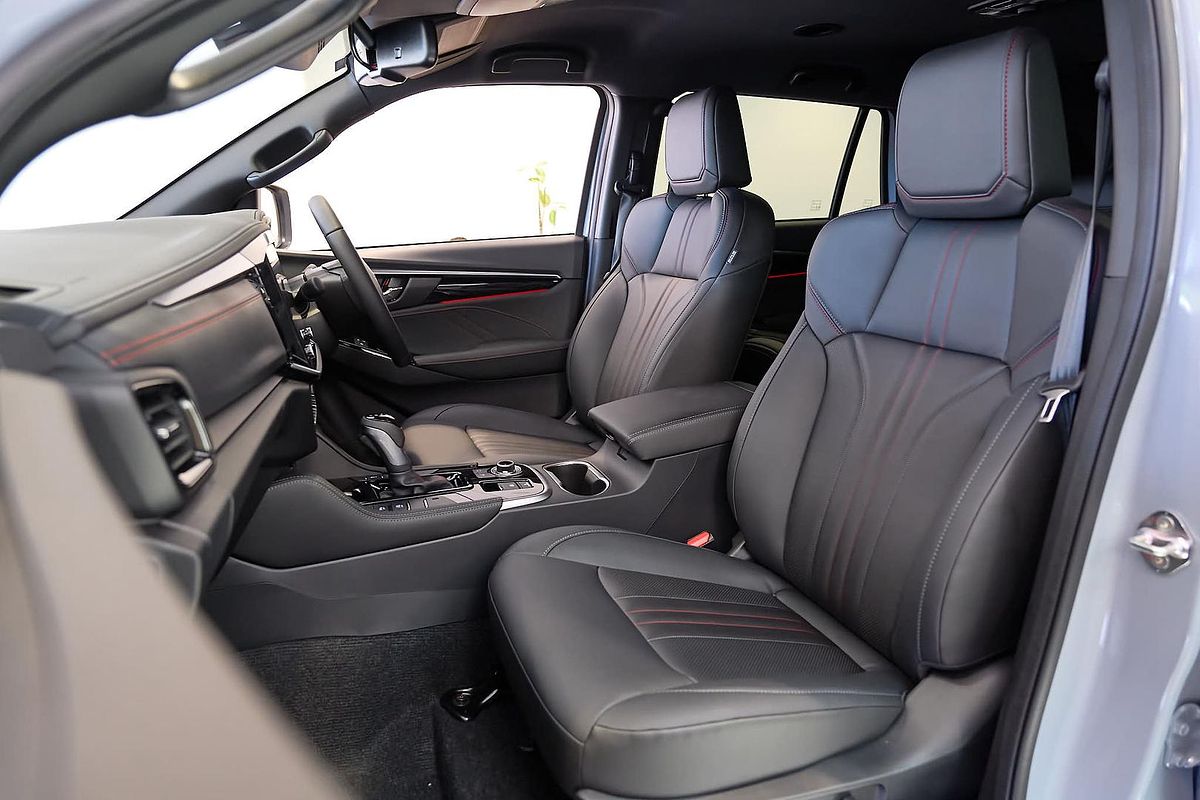 2025 Isuzu MU-X X-TERRAIN