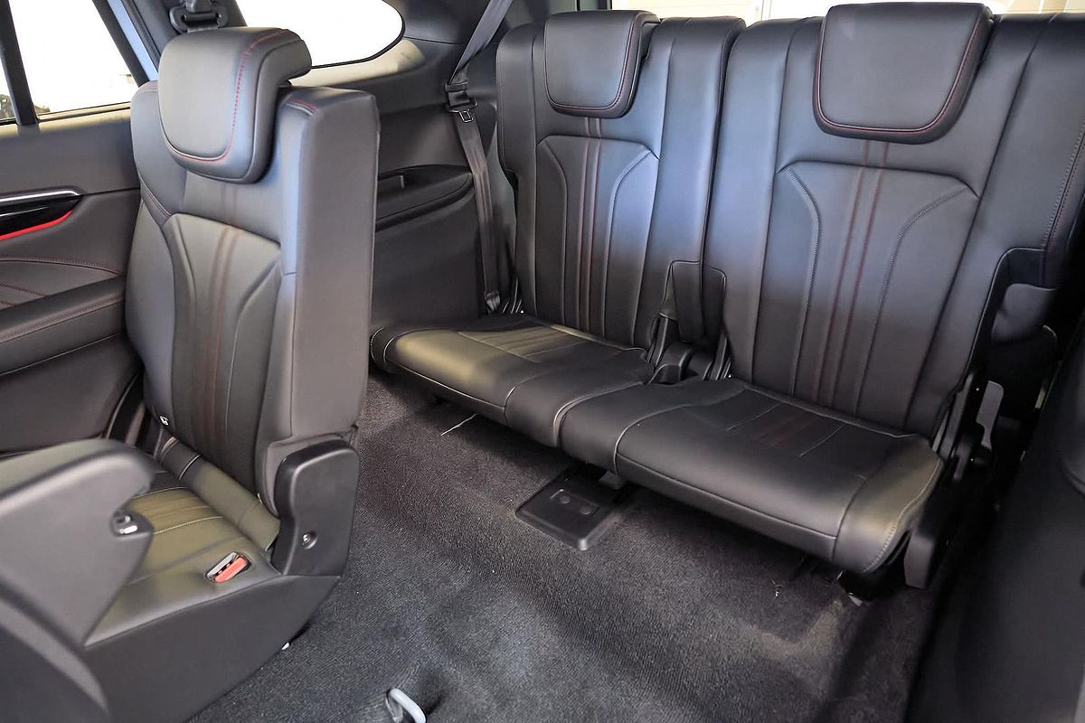 2025 Isuzu MU-X X-TERRAIN