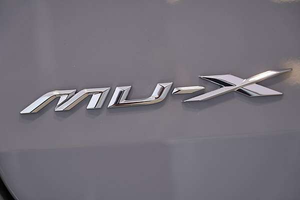 2025 Isuzu MU-X X-TERRAIN