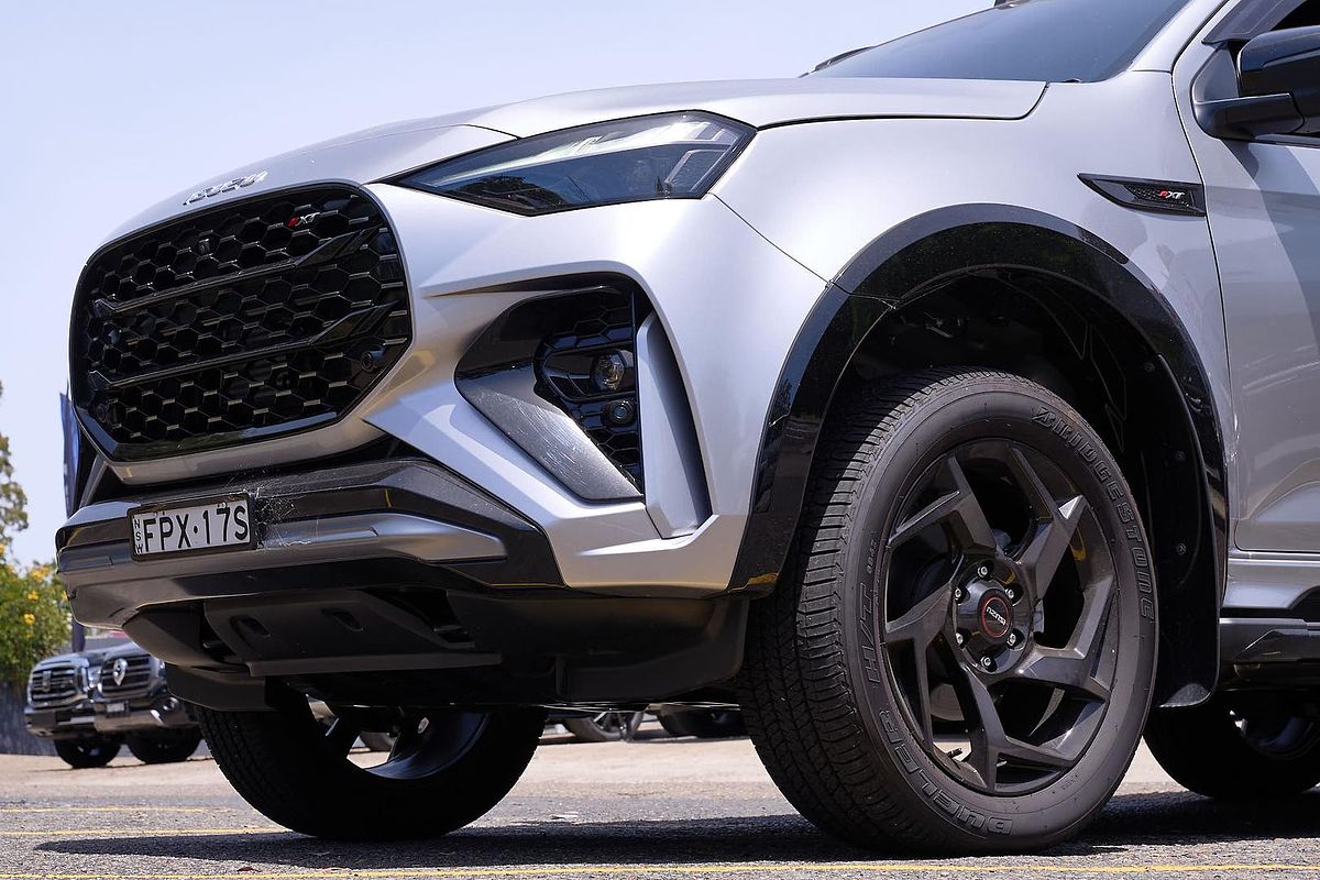 2025 Isuzu MU-X X-TERRAIN