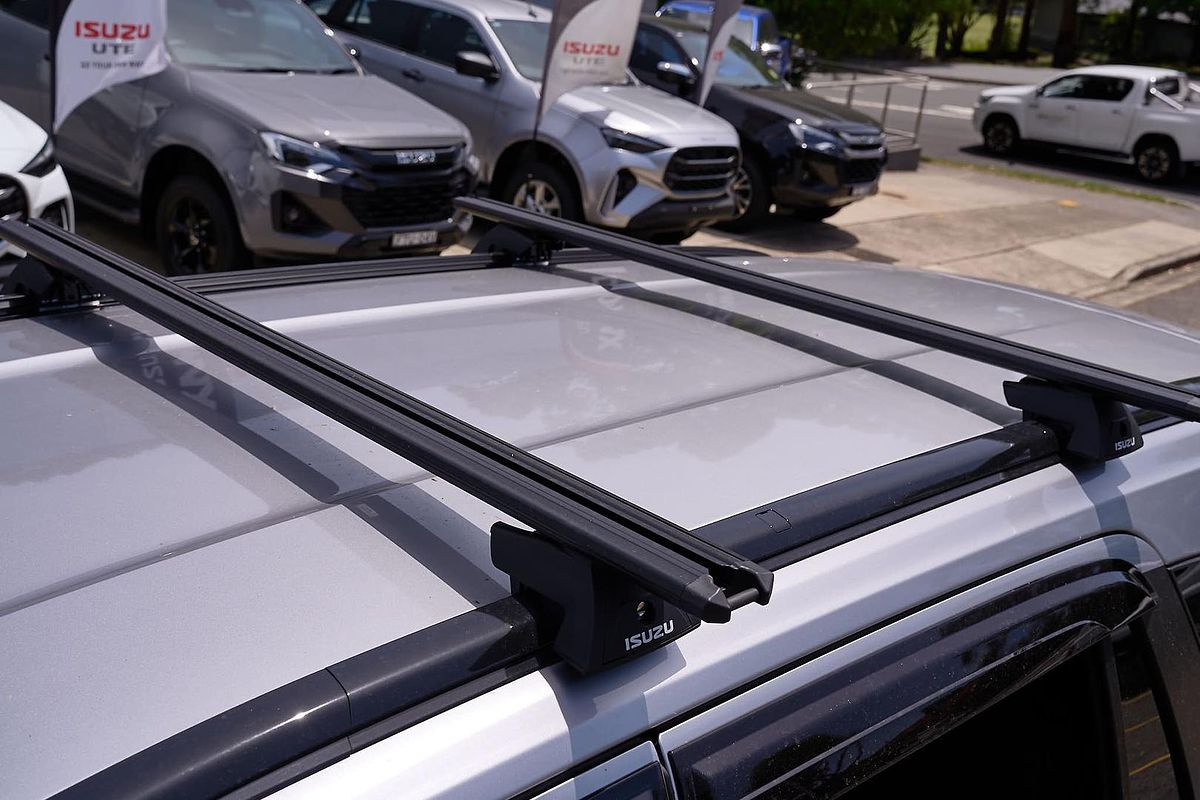 2025 Isuzu MU-X X-TERRAIN