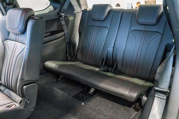 2025 Isuzu MU-X X-TERRAIN