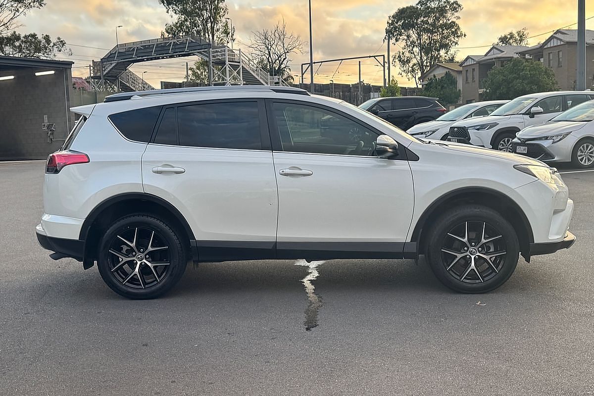 2017 Toyota RAV4 GXL ASA44R