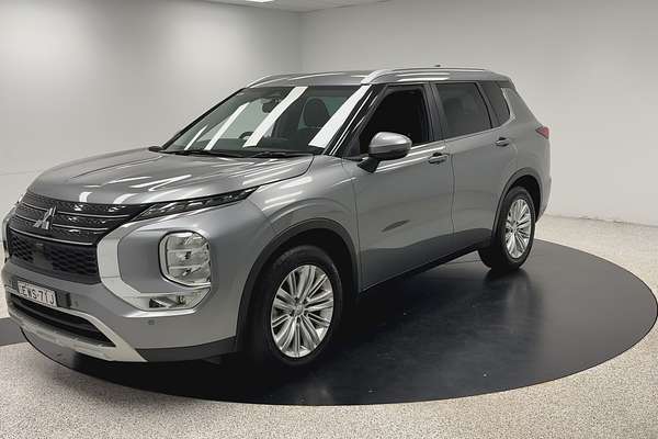 2022 Mitsubishi Outlander LS ZM