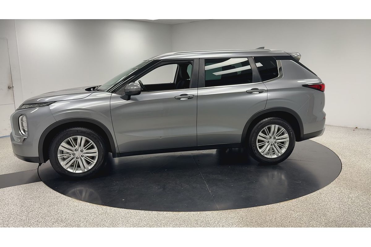 2022 Mitsubishi Outlander LS ZM