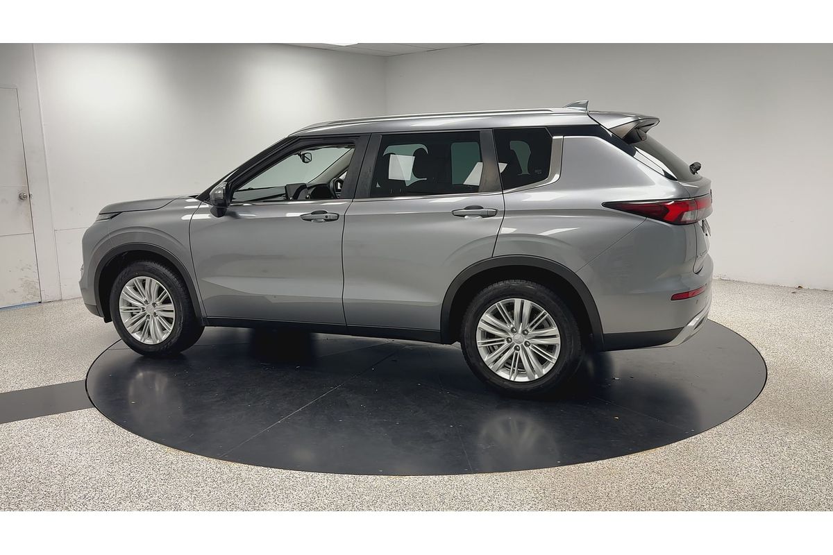 2022 Mitsubishi Outlander LS ZM