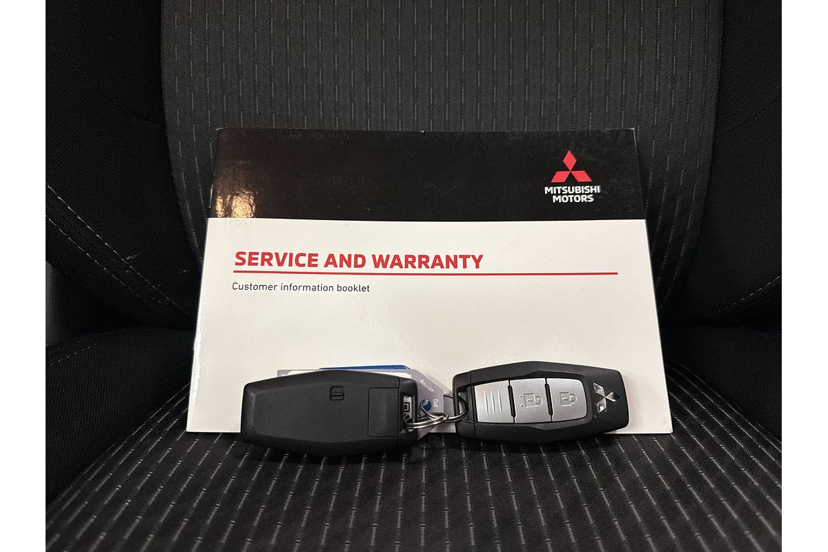 2022 Mitsubishi Outlander LS ZM