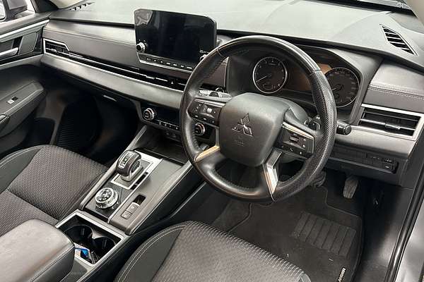 2022 Mitsubishi Outlander LS ZM