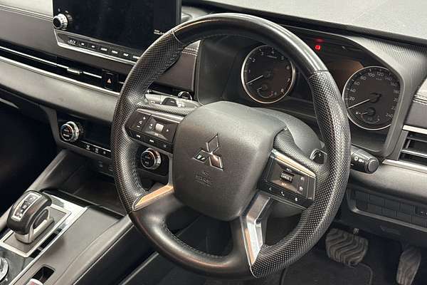2022 Mitsubishi Outlander LS ZM