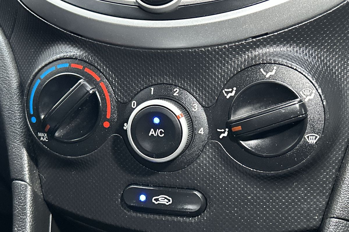 2012 Hyundai Accent Active RB