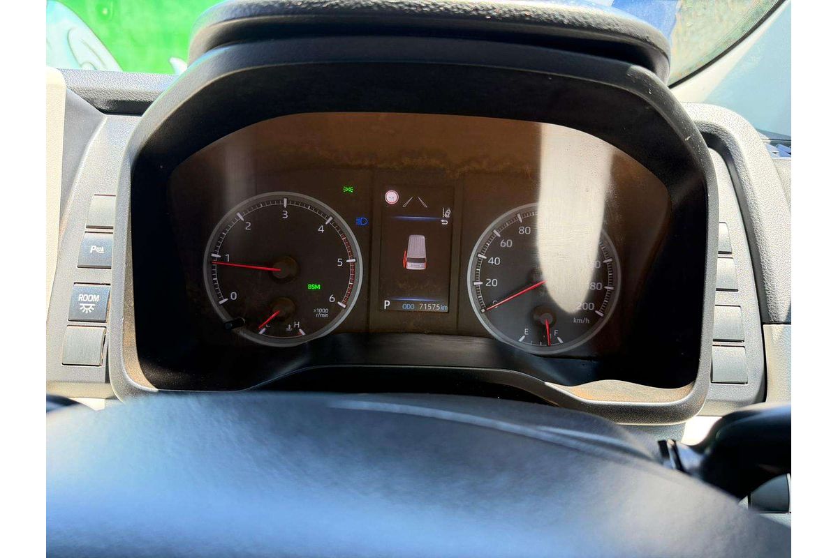 2020 Toyota Hiace Commuter GDH322R ELWB High Roof