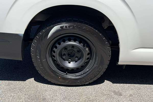 2020 Toyota Hiace Commuter GDH322R ELWB High Roof