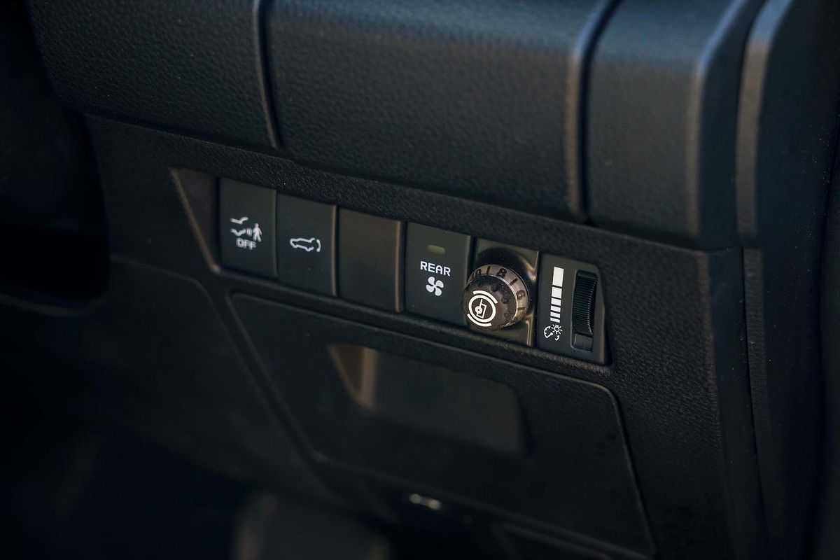 2023 Isuzu MU-X LS-U