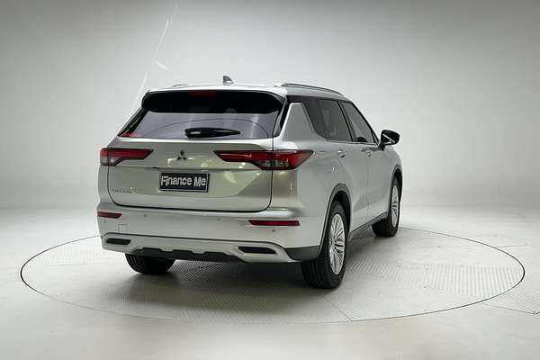 2024 Mitsubishi Outlander LS ZM